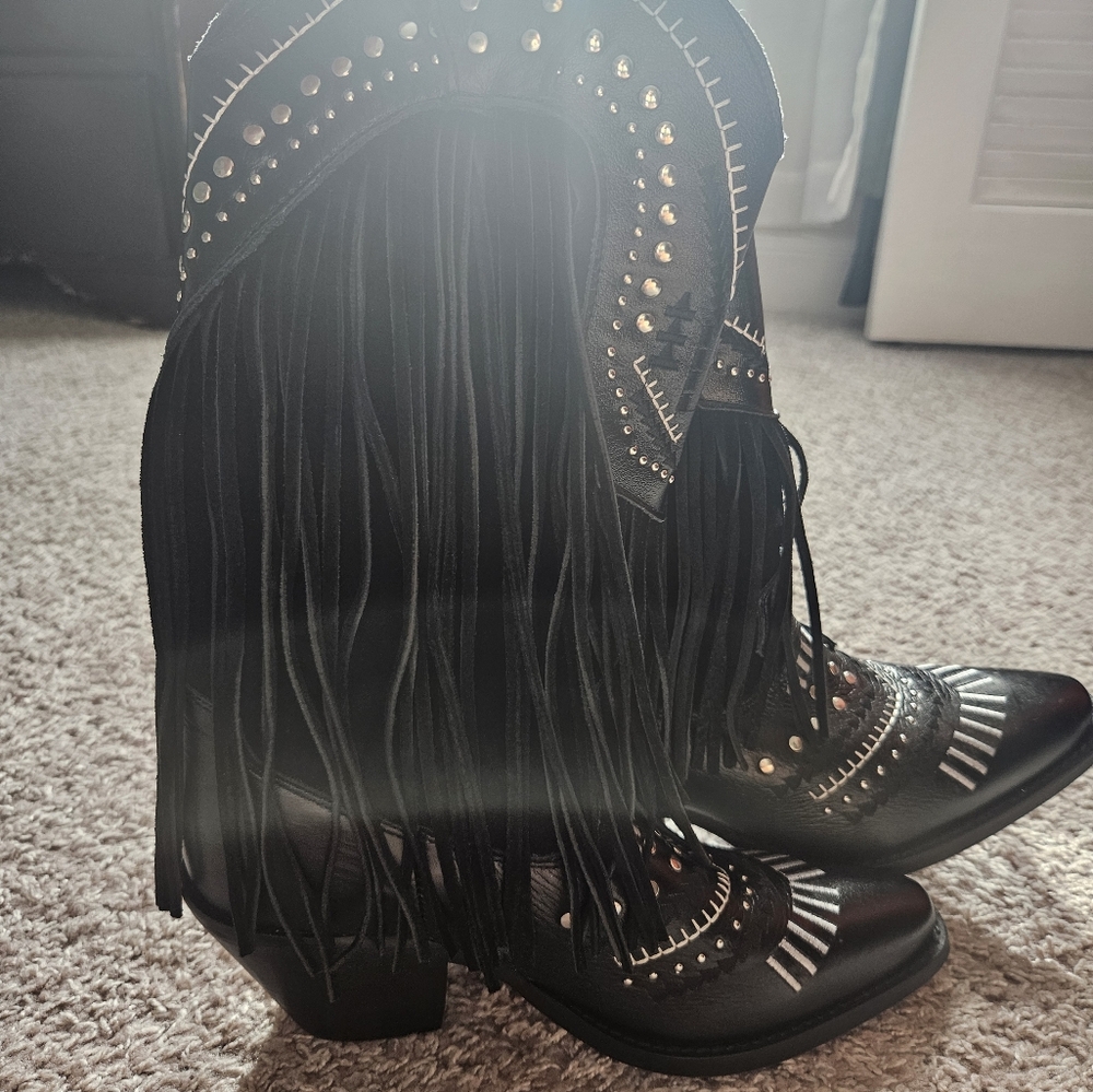 Dingo Boots - image 3